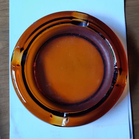 Vintage amber glass ashtray - Picture 1 of 6